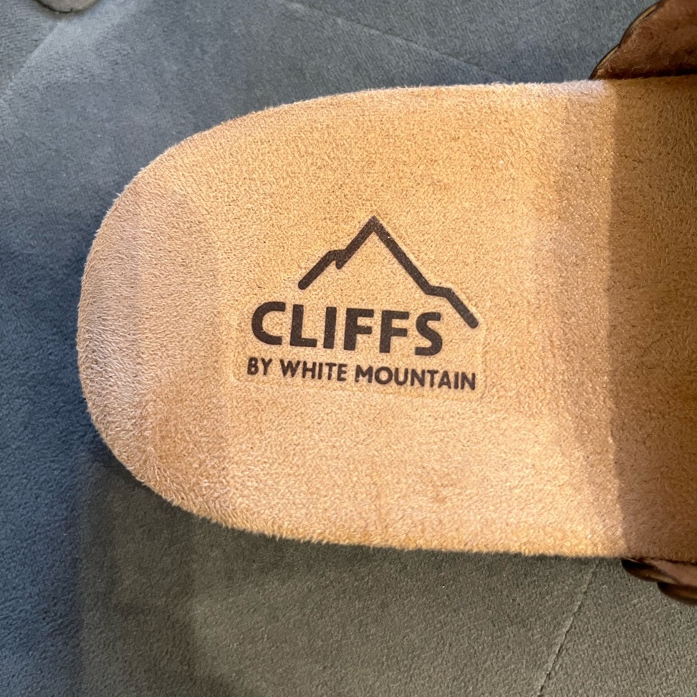 Cliffs by WHITE MOUNTAIN Metallic Sandals NWOT - Picture 4 of 6